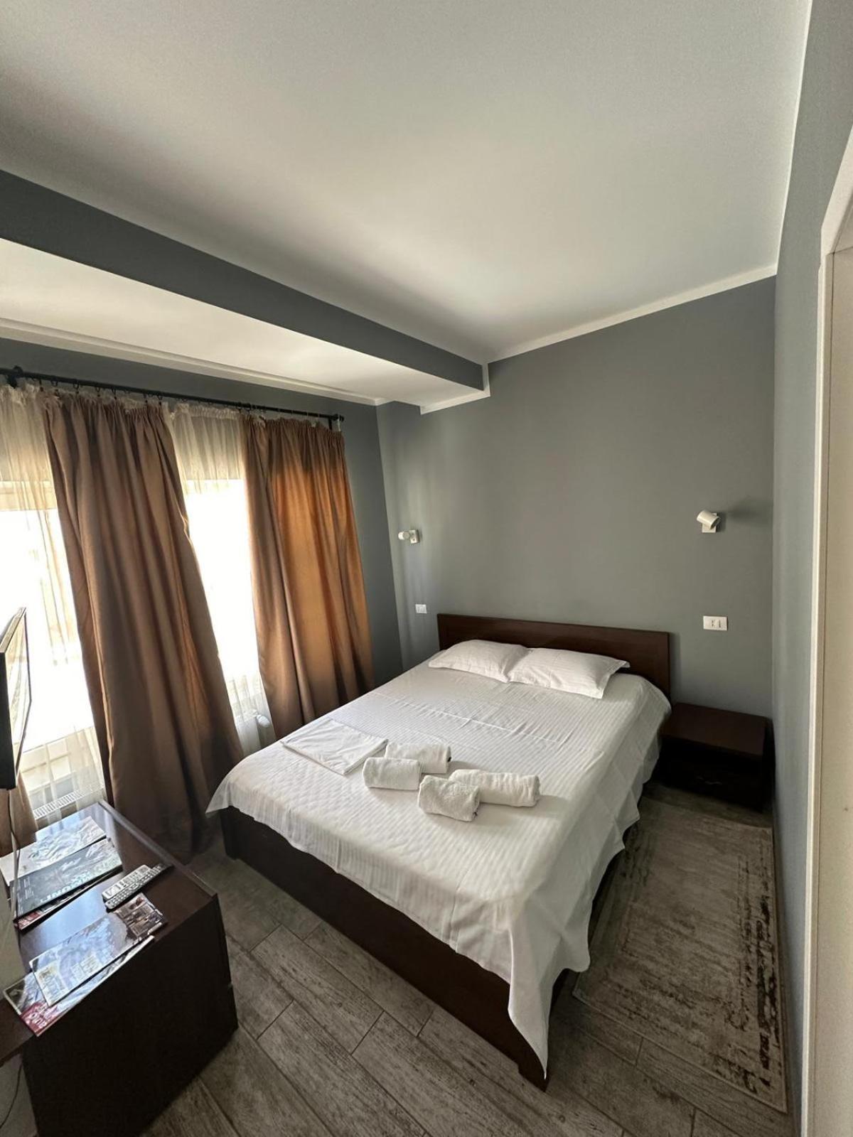 Ave Hotel Victoriei ブカレスト エクステリア 写真