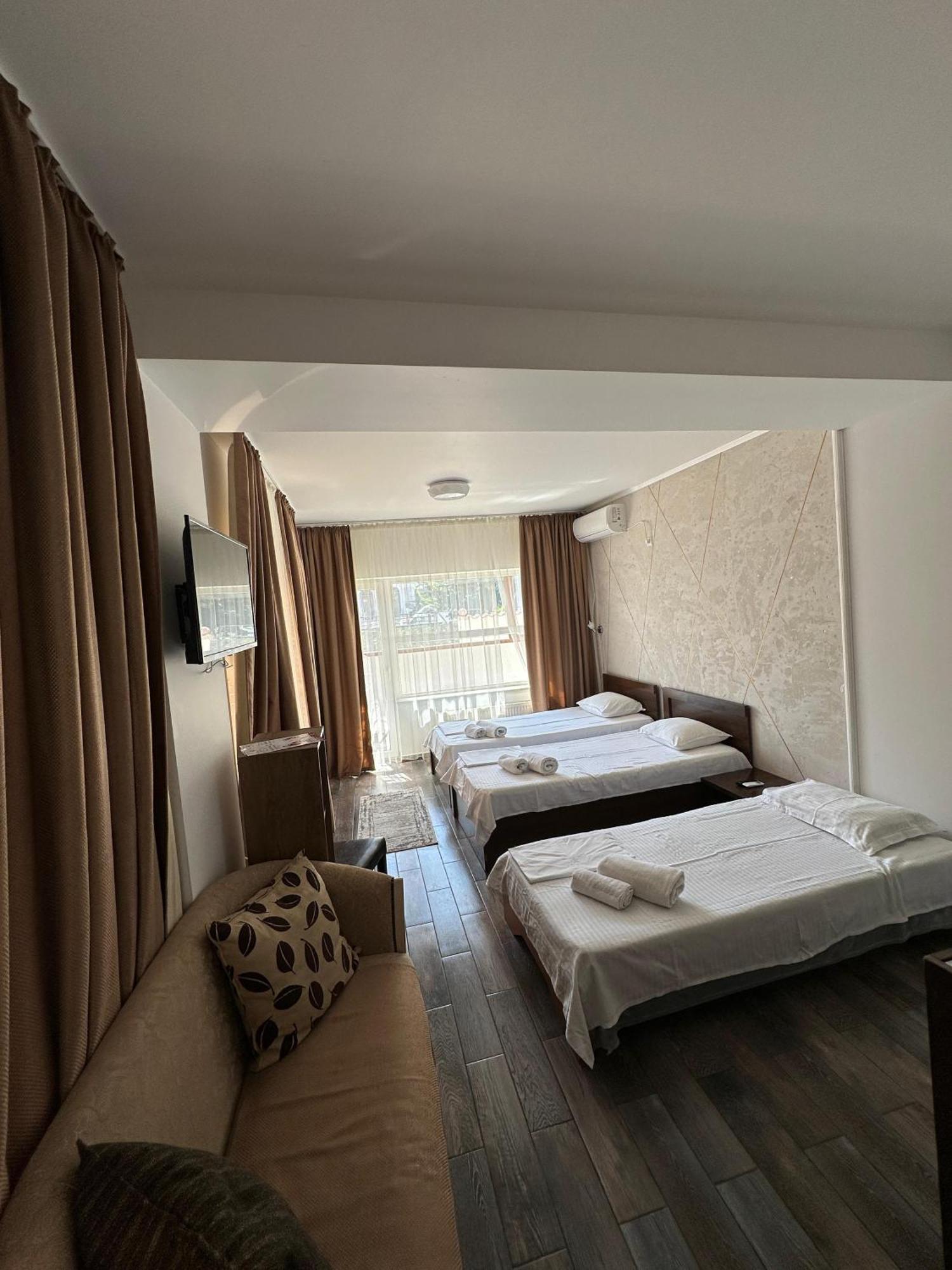 Ave Hotel Victoriei ブカレスト エクステリア 写真