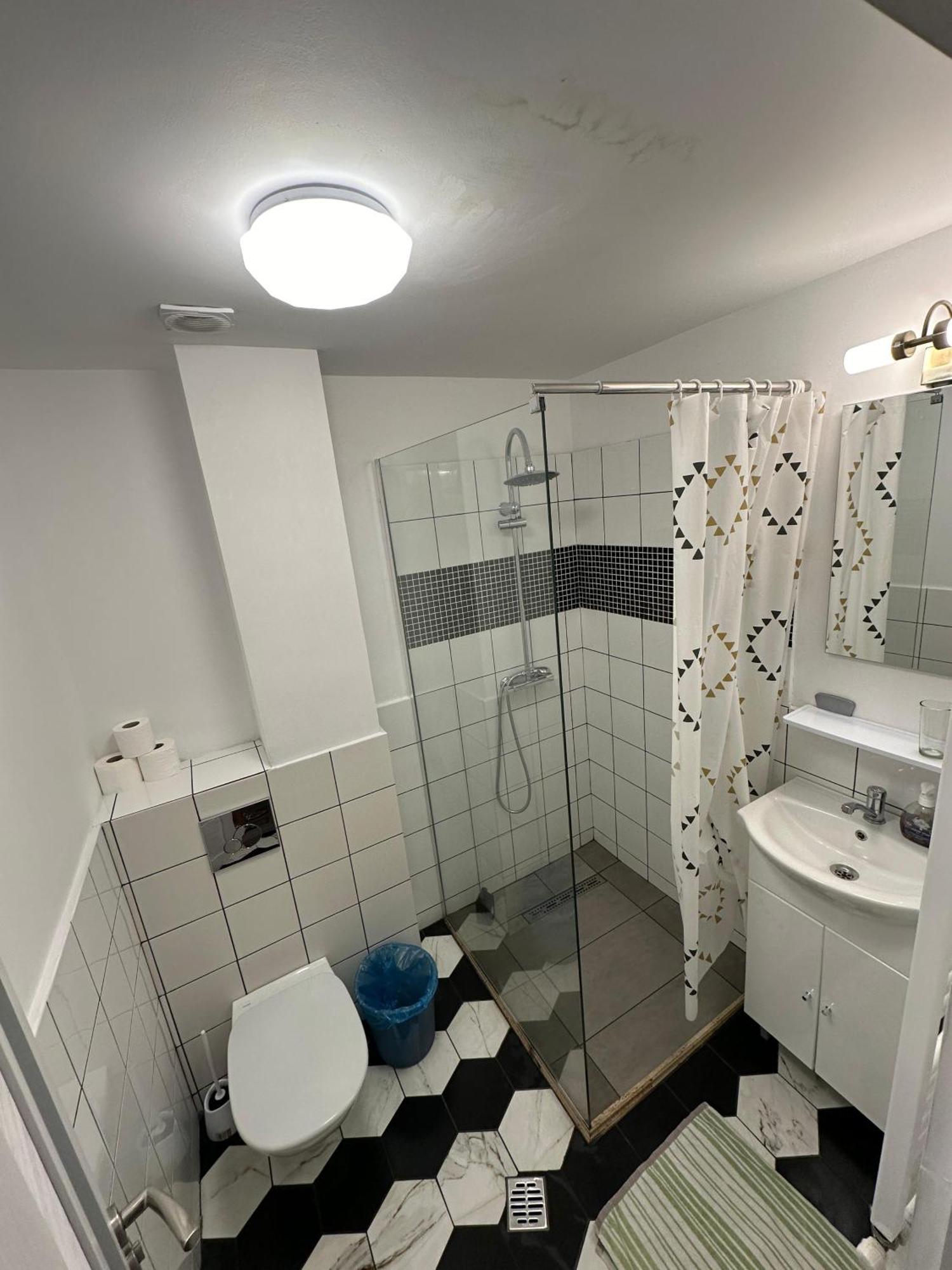 Ave Hotel Victoriei ブカレスト エクステリア 写真