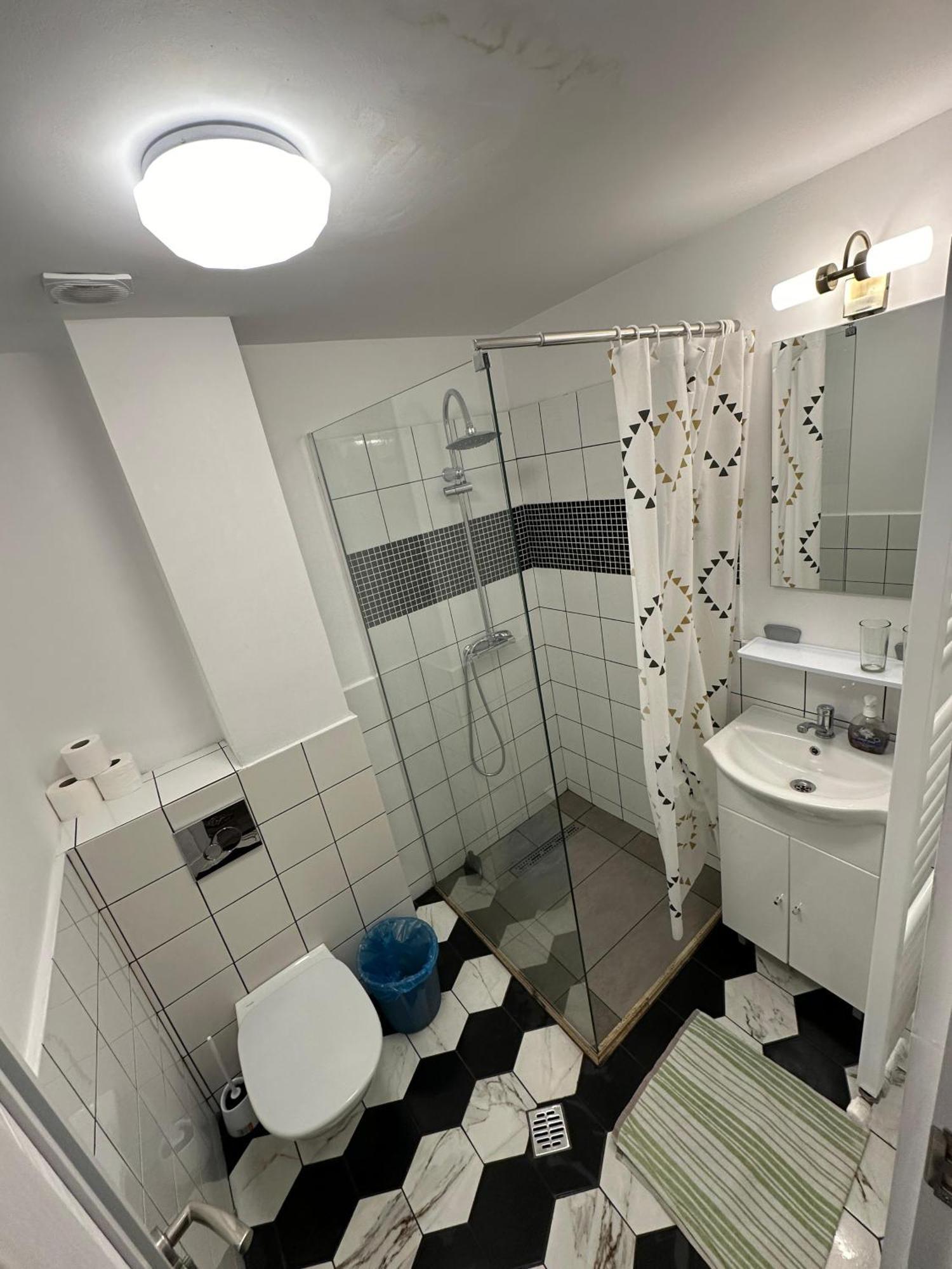 Ave Hotel Victoriei ブカレスト エクステリア 写真